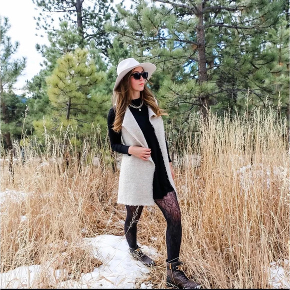 Vest - Picture 4 of 7